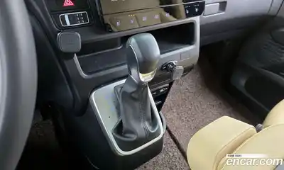 Hyundai Staria, 2023