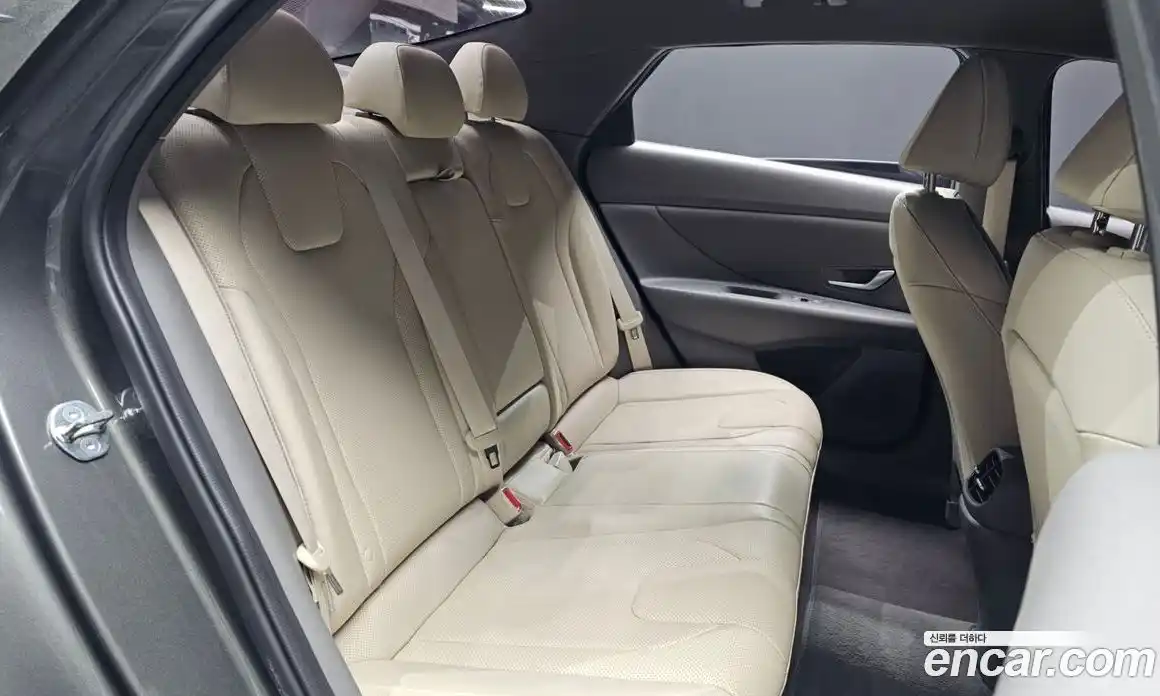 Hyundai Avante 2023 1.6 Автомат в Москве № 107721, фото 12