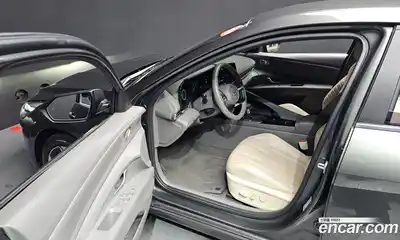 Hyundai Avante 2023 1.6 Автомат в Москве № 107721, миниатюра 10