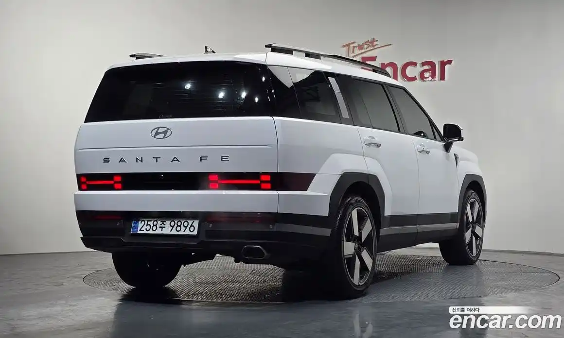 Hyundai Santa Fe 2024 2.5 Автомат в Москве № 110037, фото 1