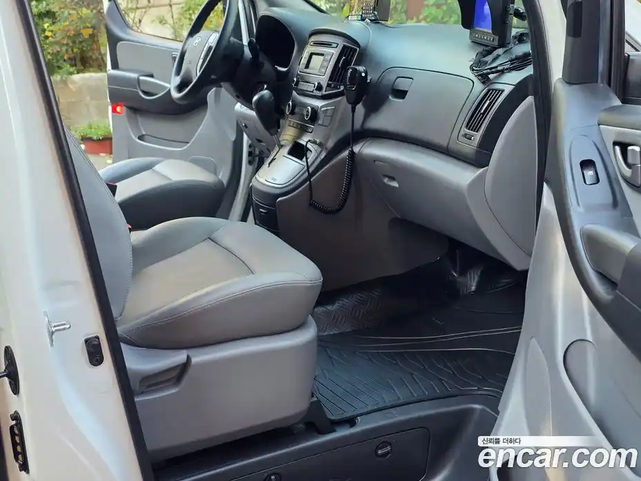 Hyundai Starex 2017 2.5 Автомат в Москве № 115150, фото 19