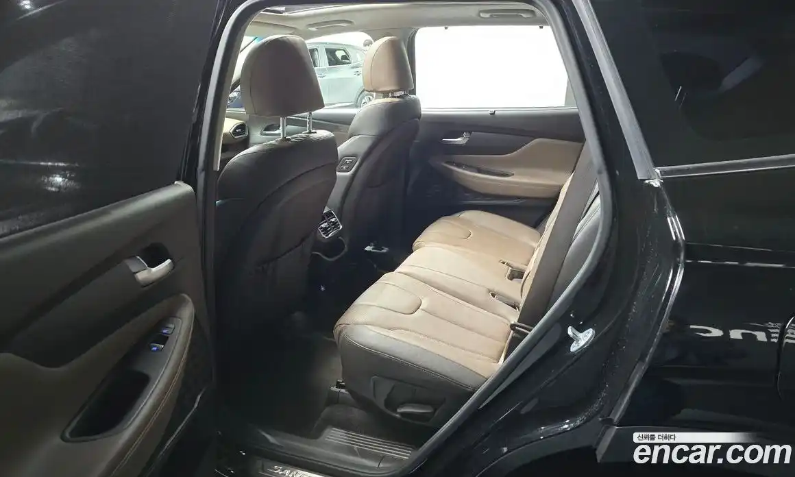 Hyundai Santa Fe 2019 2.0 Автомат в Москве № 126829, фото 18