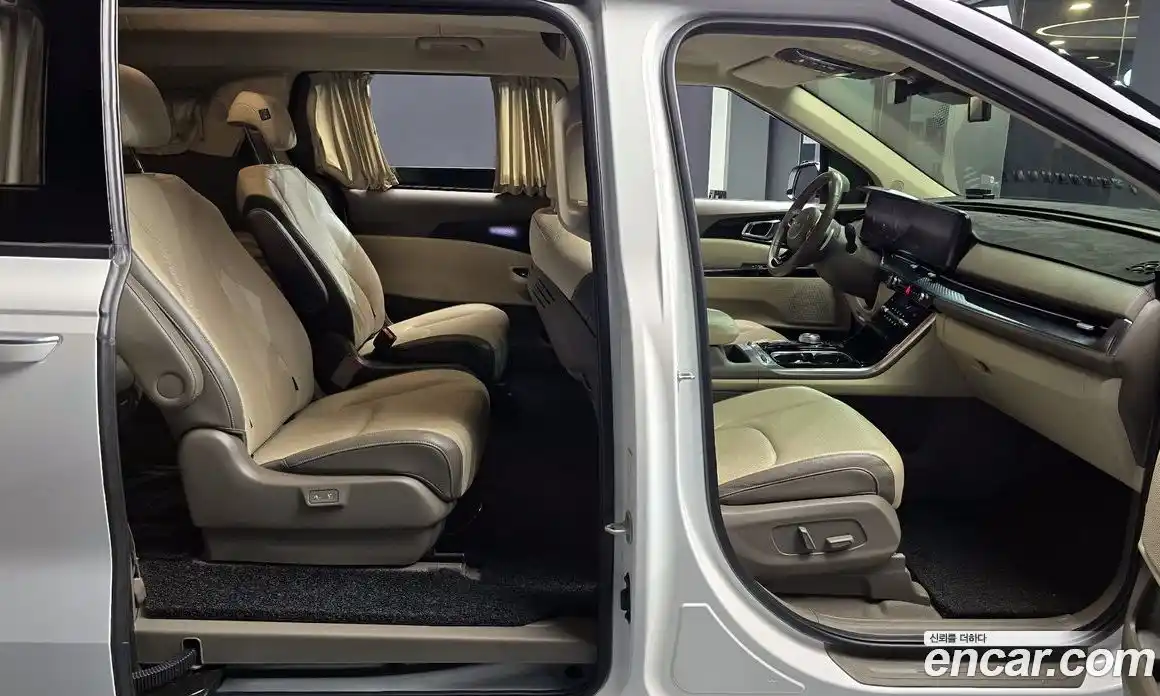 Kia Canival 2023 3.5 Автомат в Москве № 133861, фото 11