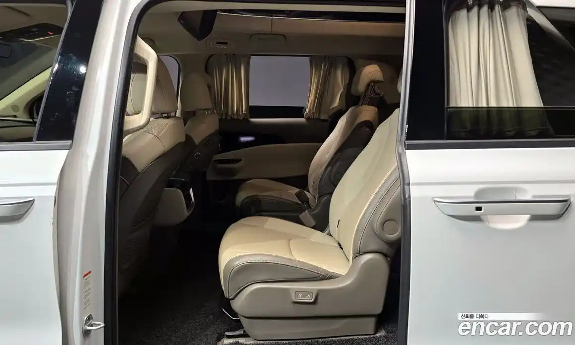 Kia Canival 2023 3.5 Автомат в Москве № 133861, фото 16