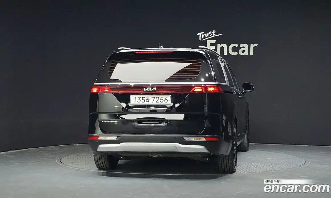 Kia Canival 2022 2.2 Автомат в Москве № 133988, фото 11