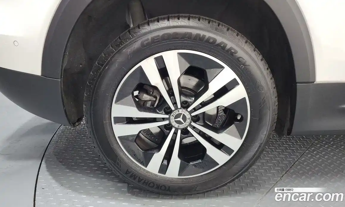 Mercedes-Benz GLB-Class 2022 1.9 Автомат в Москве № 142315, фото 1