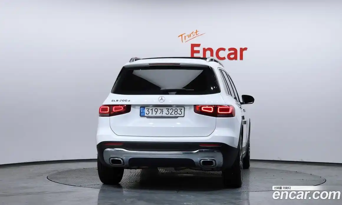 Mercedes-Benz GLB-Class 2022 1.9 Автомат в Москве № 142315, фото 16