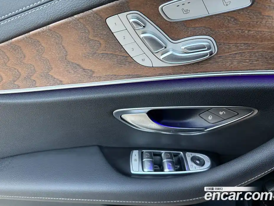 Mercedes-Benz E-Class 2021 2.0 Автомат в Москве № 142831, фото 18