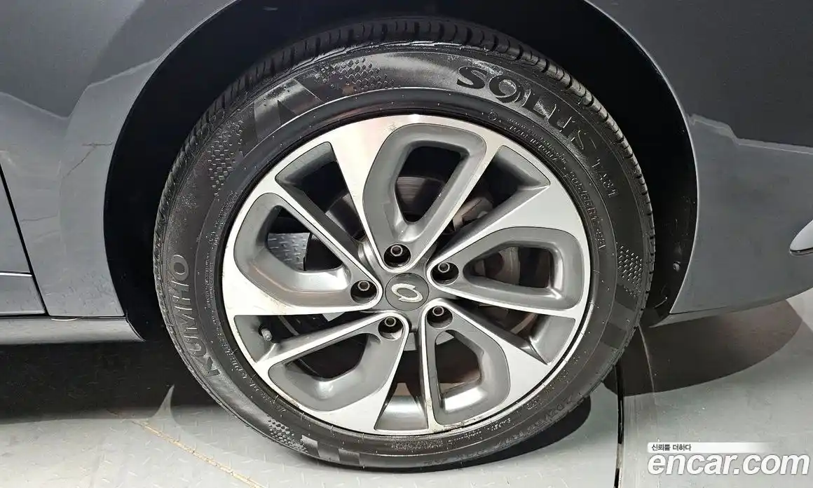 Renault SM3 2015 1.6 Автомат в Москве № 147629, фото 18