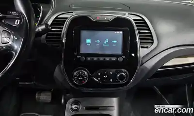 Renault QM3 2016 1.5 Автомат в Москве № 148617, миниатюра 7