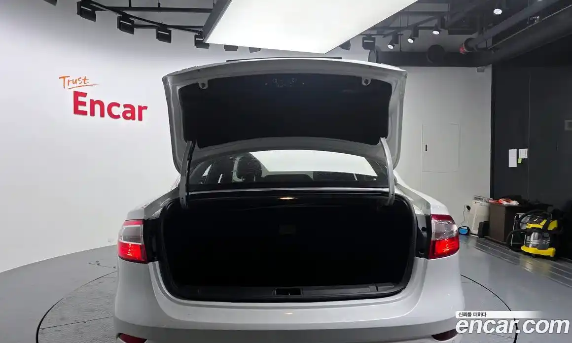 Renault SM3 2014 1.6 Автомат в Москве № 149990, фото 17