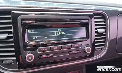 Volkswagen Beatle 2014 2.0 Автомат в Москве № 153821, миниатюра 3