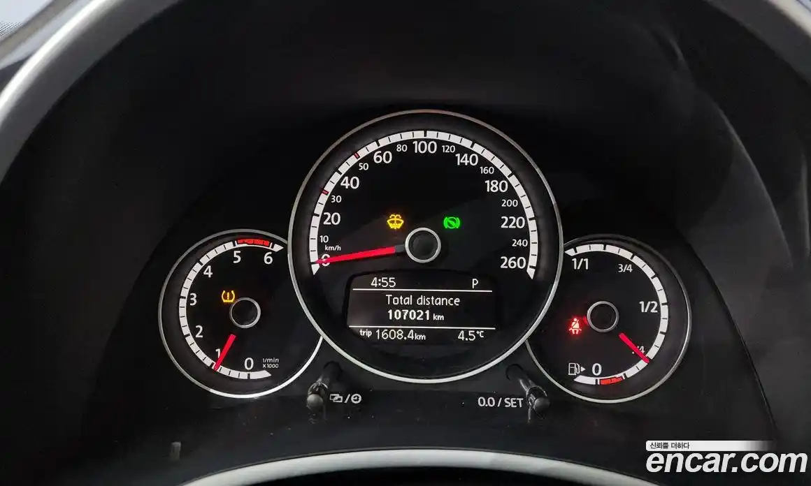 Volkswagen Beatle 2014 2.0 Автомат в Москве № 153821, фото 9