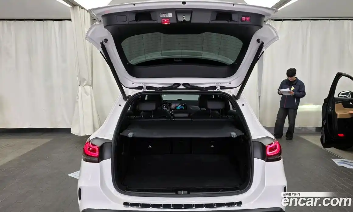 Mercedes-Benz EQA 2022 0.2 Автомат в Москве № 160571, фото 13