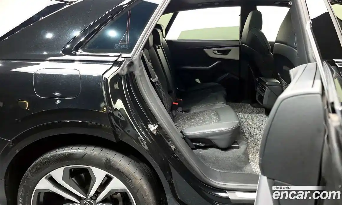 Audi Q8 2023 3.0 Автомат в Москве № 162461, фото 13