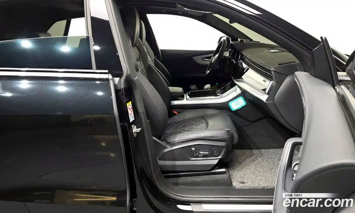 Audi Q8 2023 3.0 Автомат в Москве № 162461, фото 5