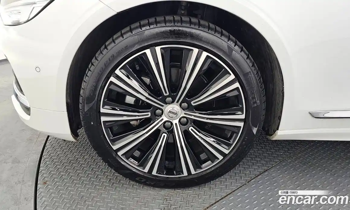 Volvo S90 2024 2.0 Автомат в Москве № 164222, фото 12