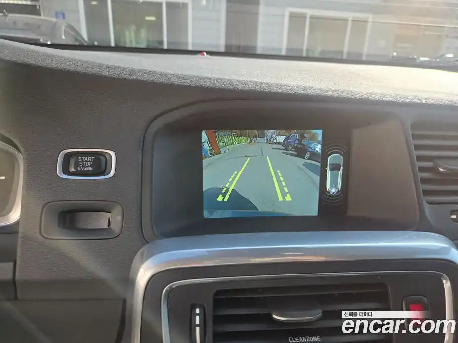 Volvo V60 2017 2.0 Автомат в Москве № 164835, фото 12