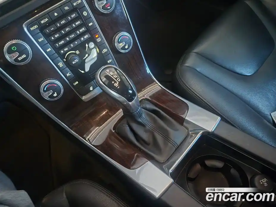 Volvo V60 2017 2.0 Автомат в Москве № 164835, фото 9