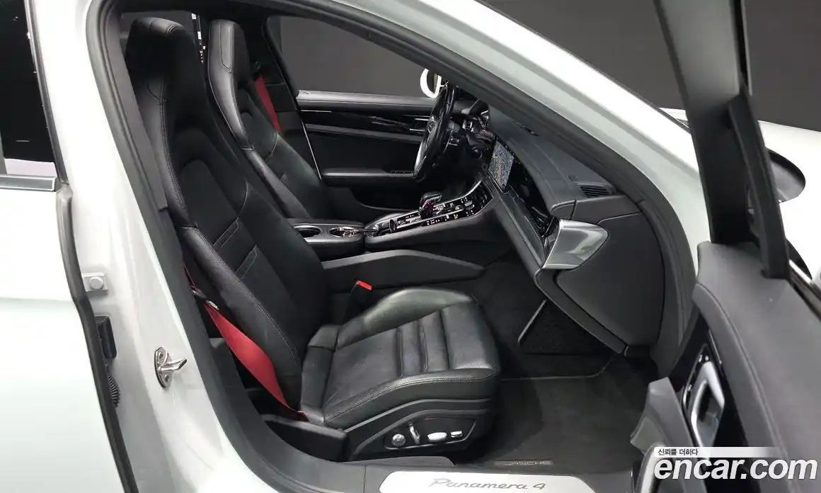 Porsche Panamera 2018 3.0 Автомат в Москве № 165672, фото 3