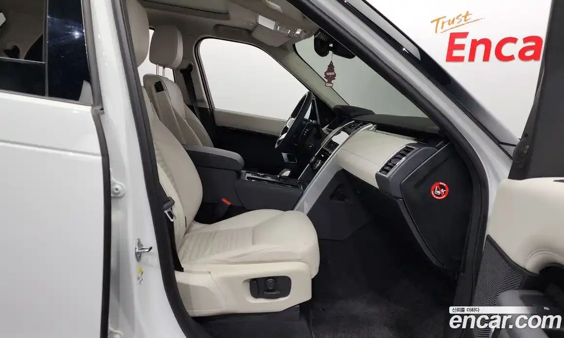 Land Rover Discovery 2024 2.0 Автомат в Москве № 165999, фото 5