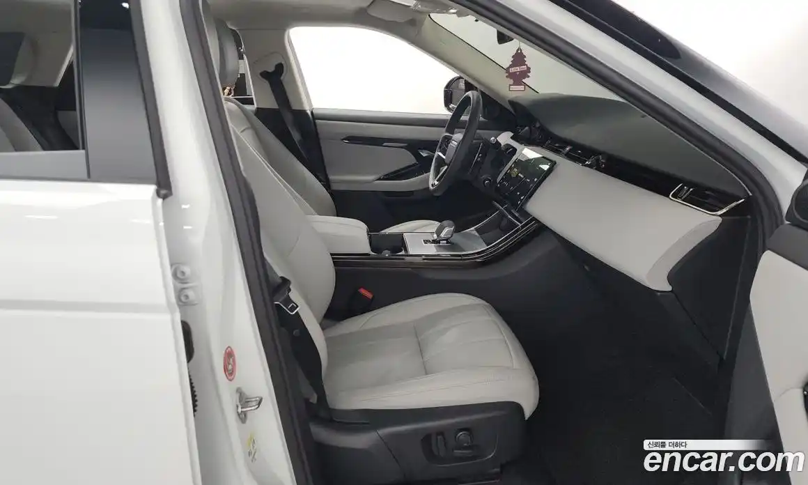 Land Rover Range-Rover Evoque 2024 2.0 Автомат в Москве № 166045, фото 12