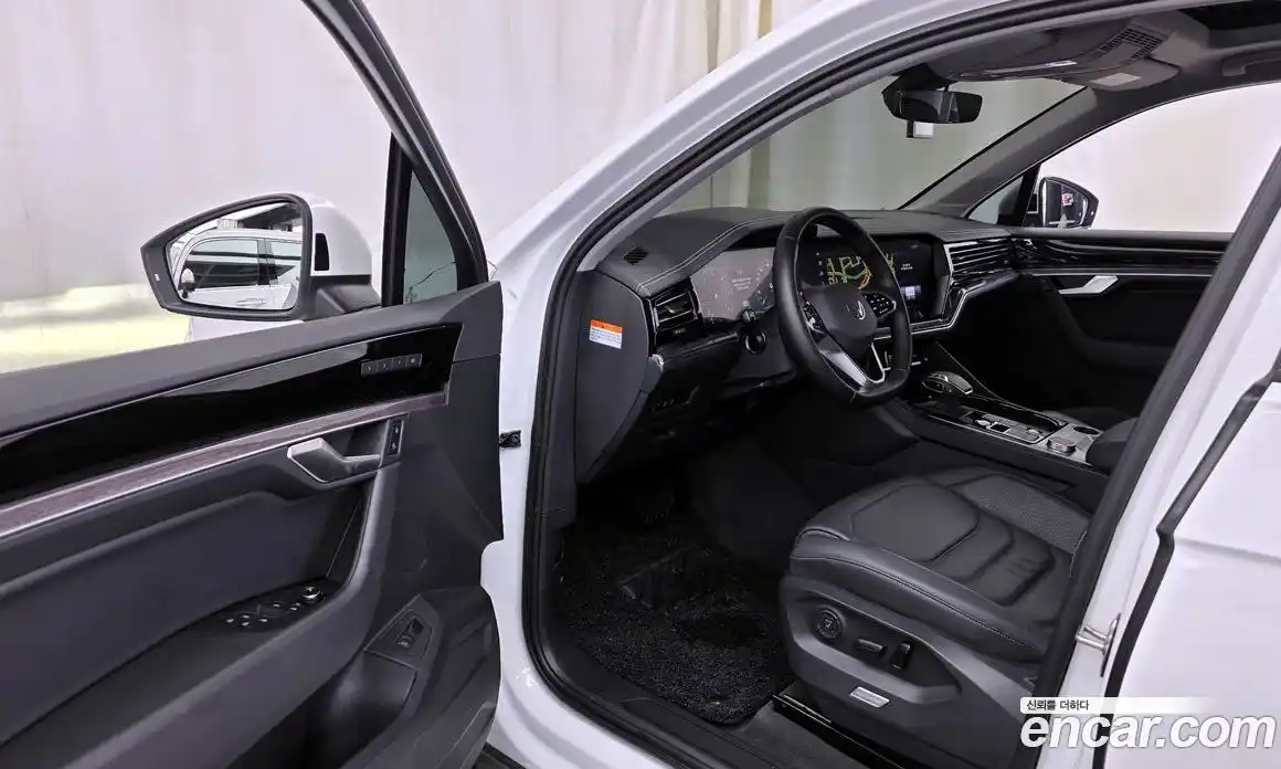 Volkswagen Touareg 2023 3.0 Автомат в Москве № 168568, фото 19