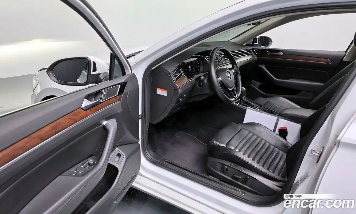 Volkswagen Passat 2018 2.0 Автомат в Москве № 168869, фото 13