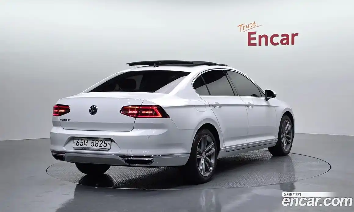 Volkswagen Passat 2018 2.0 Автомат в Москве № 168869, фото 14