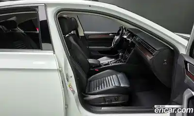 Volkswagen Passat 2018 2.0 Автомат в Москве № 168869, миниатюра 2