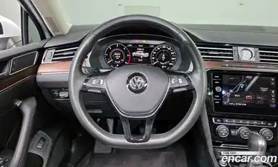 Volkswagen Passat 2018 2.0 Автомат в Москве № 168869, миниатюра 10