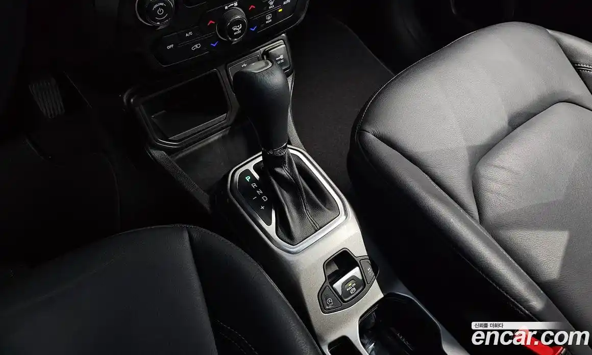 Jeep Renegade 2022 1.3 Автомат в Москве № 169684, фото 9