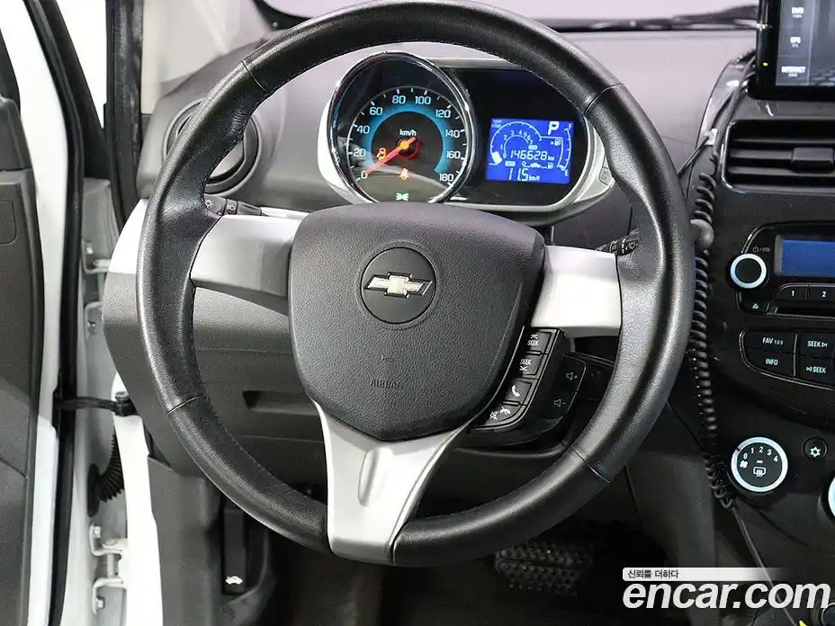 Chevrolet Spark 2015 1.0 Автомат в Москве № 174849, фото 16