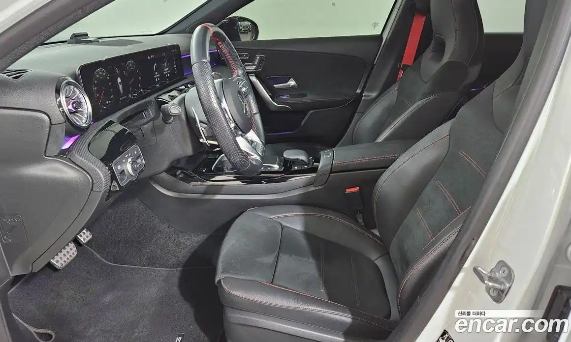 Mercedes-Benz A-Class 2023 2.0 Автомат в Москве № 178010, фото 14