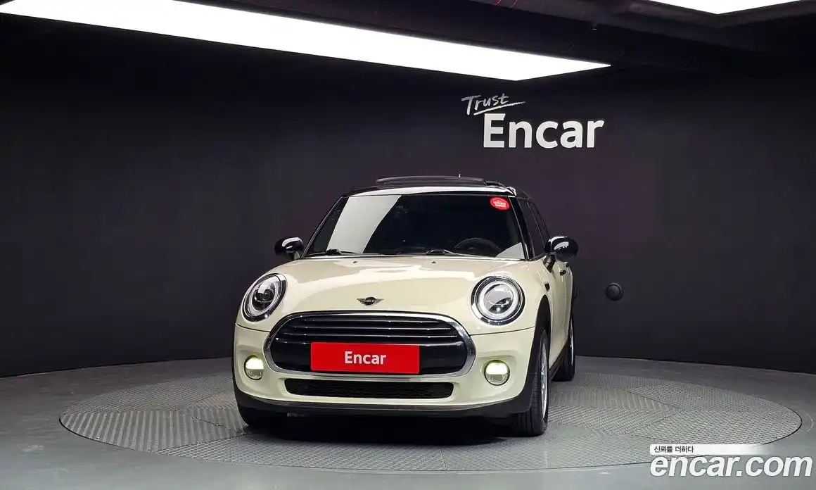 Mini Cooper 2019 1.5 Автомат в Москве № 179528, фото 3