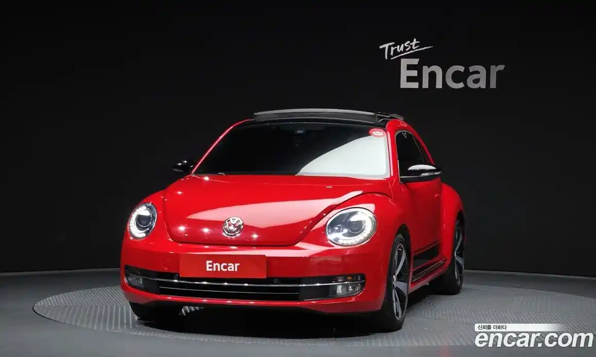 Volkswagen Beatle 2014 2.0 Автомат в Москве № 185082, фото 13