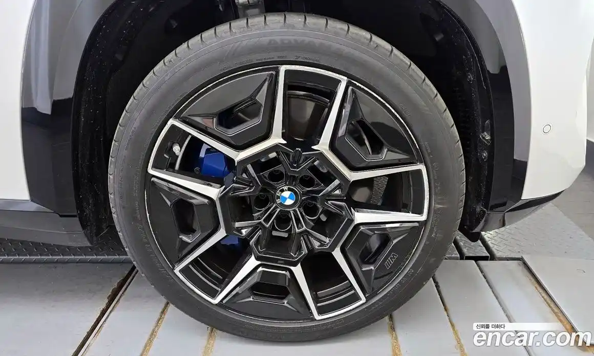 BMW XM 2023 4.4 Автомат в Москве № 187148, фото 1