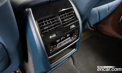 BMW XM 2023 4.4 Автомат в Москве № 187148, миниатюра 7