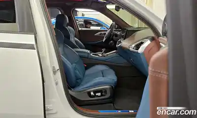 BMW XM 2023 4.4 Автомат в Москве № 187148, миниатюра 9