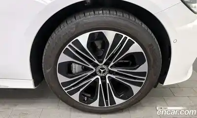 Mercedes-Benz E-Class 2025 2.0 Автомат в Москве № 193858, миниатюра 3