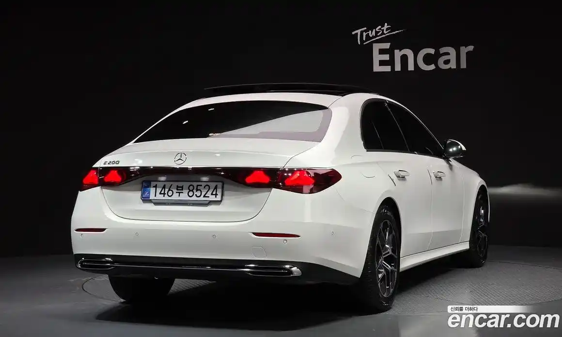 Mercedes-Benz E-Class 2025 2.0 Автомат в Москве № 193901, фото 2