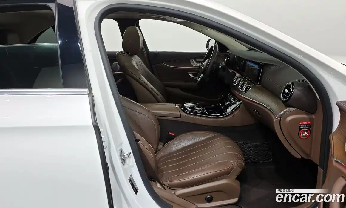 Mercedes-Benz E-Class 2019 2.0 Автомат в Москве № 194939, фото 12