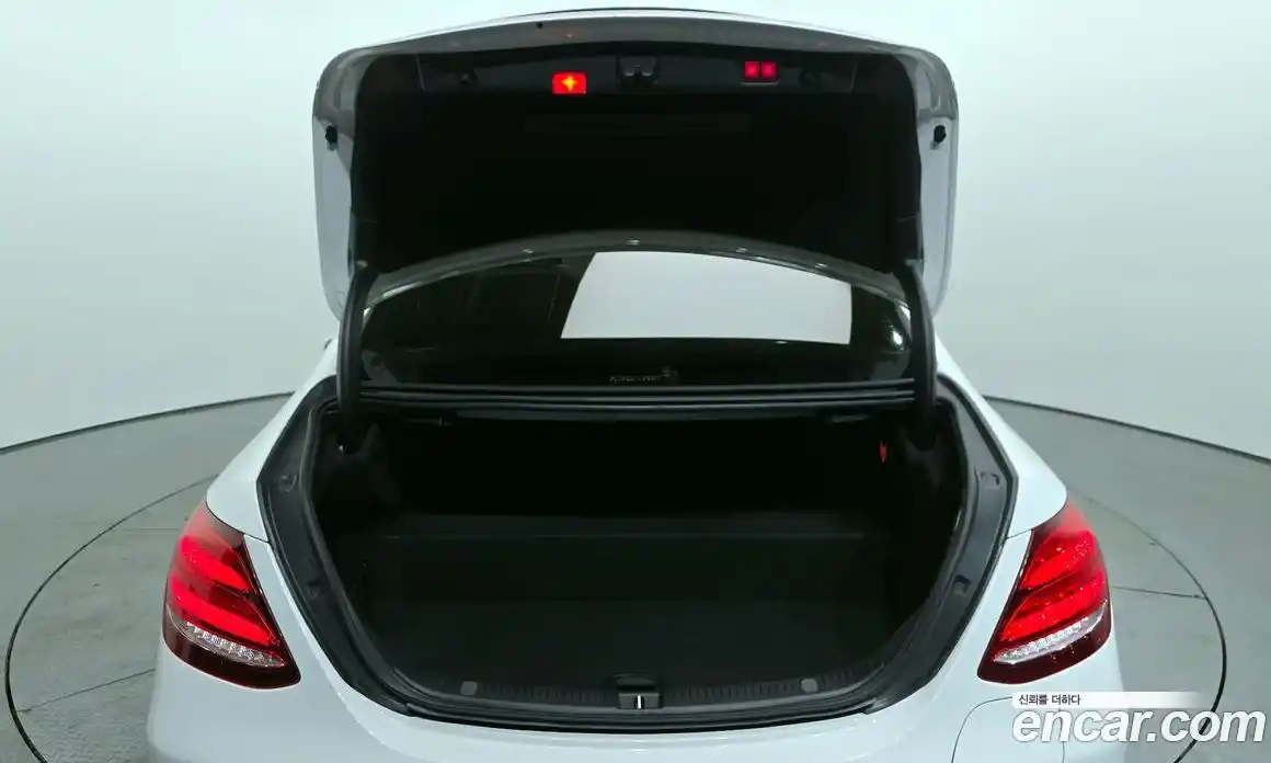 Mercedes-Benz E-Class 2019 2.0 Автомат в Москве № 194939, фото 9