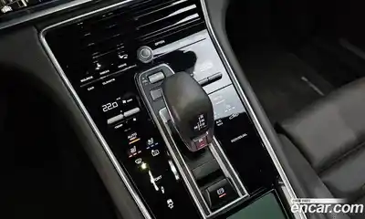 Porsche Panamera 2018 3.0 Автомат в Москве № 197564, миниатюра 12