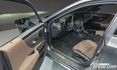 Lexus ES 2023 2.5 Автомат в Москве № 198888, миниатюра 7