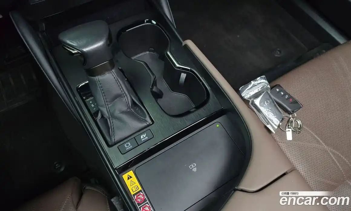 Lexus ES 2023 2.5 Автомат в Москве № 198888, фото 9