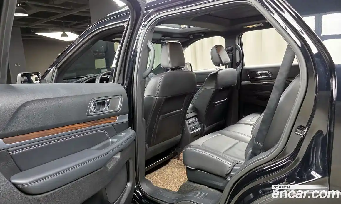 Ford Explorer 2018 2.3 Автомат в Москве № 199742, фото 8