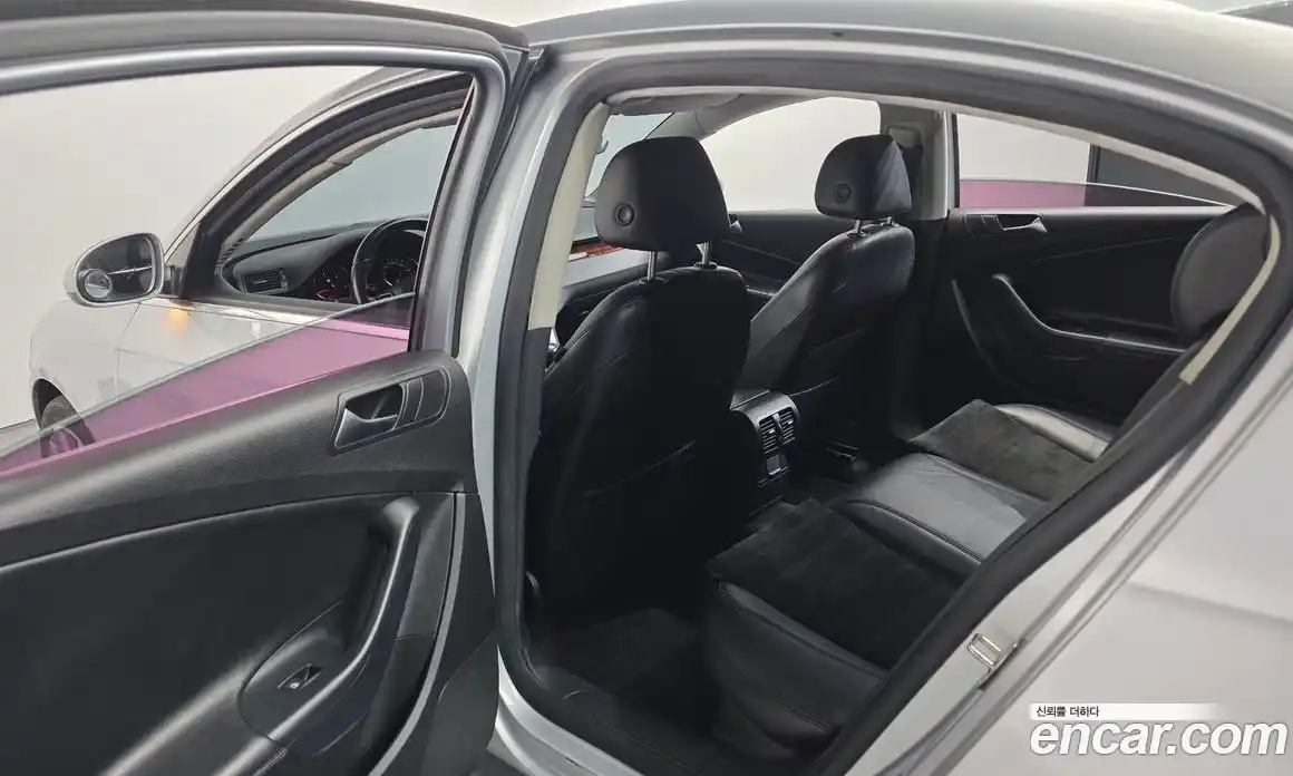 Volkswagen Passat 2011 2.0 Автомат в Москве № 201142, фото 8