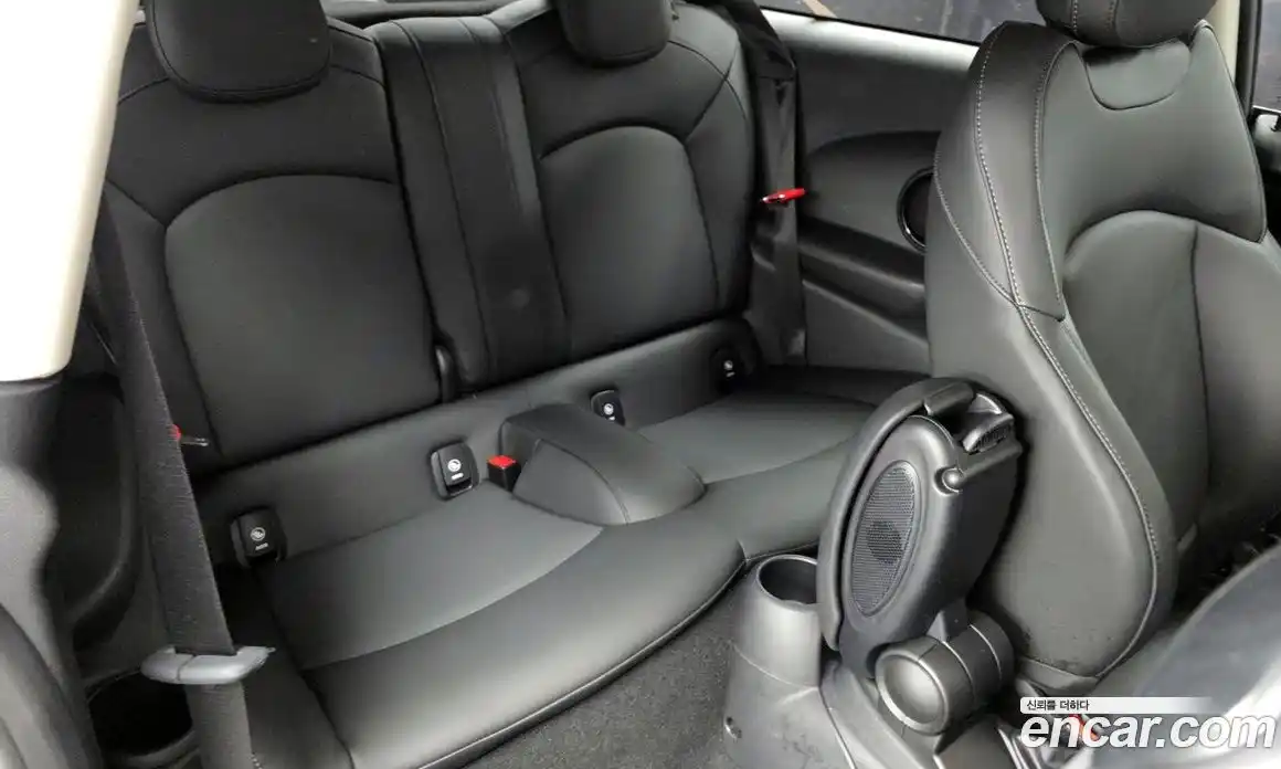 Mini Cooper 2022 1.5 Автомат в Москве № 206138, фото 15