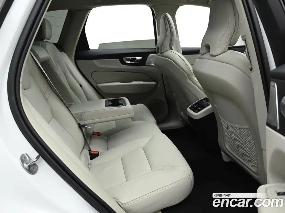 Volvo XC60 2026 2.0 Автомат в Москве № 212755, фото 12